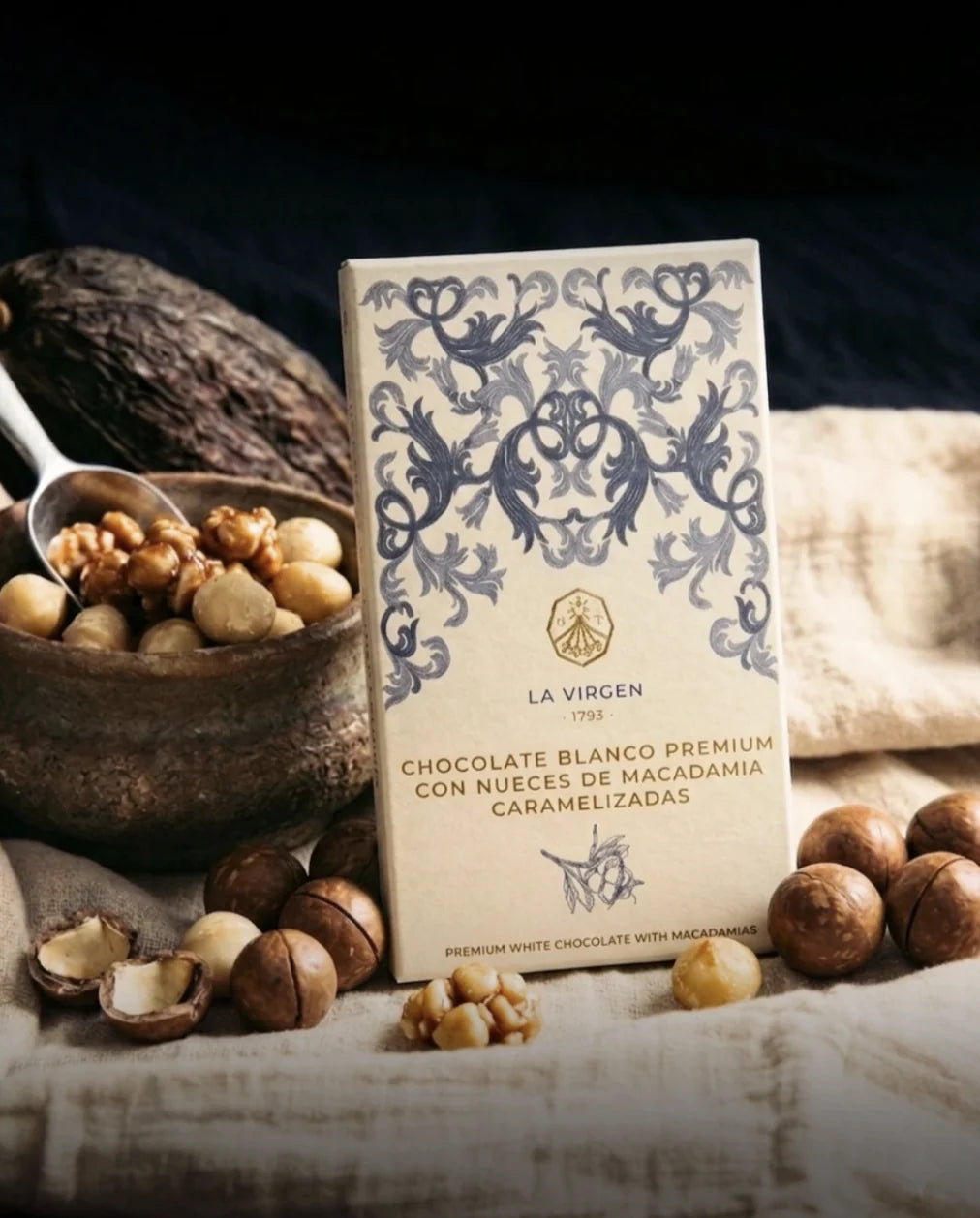 Marcos Tonda Premium valkosuklaa macademiapähkinöillä  200g