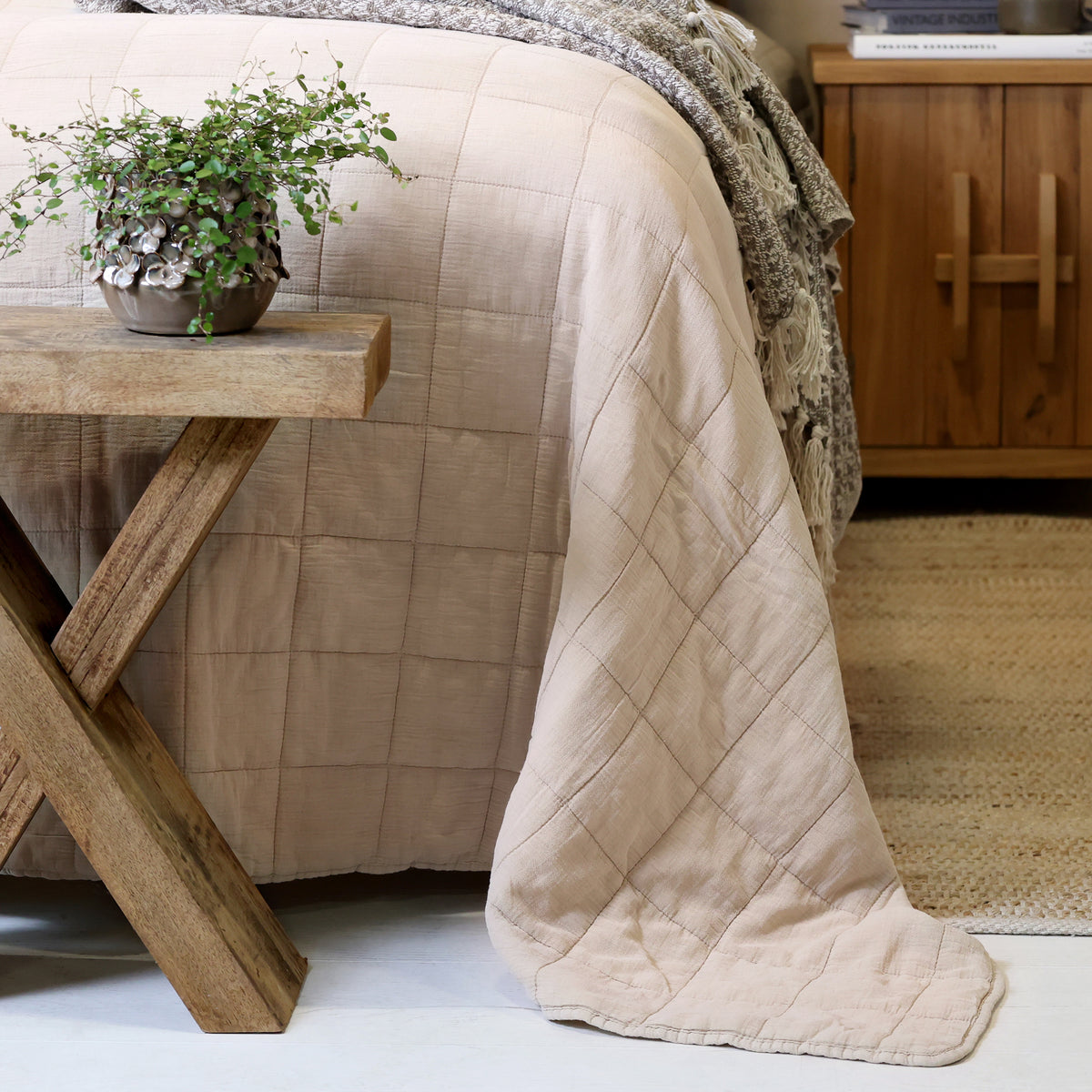 Chic Antique päiväpeitto 240x240 cm lin/beige