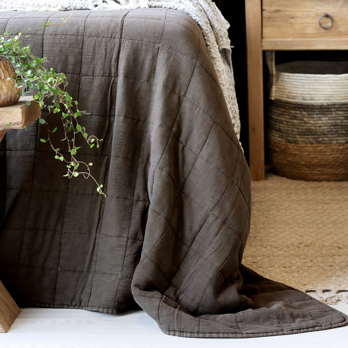 Chic Antique päiväpeitto 240x240 cm mocca
