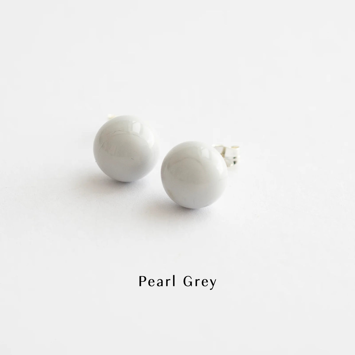 Lillan Helsinki Pompom korvakoru, Pearl Grey helmenharmaa