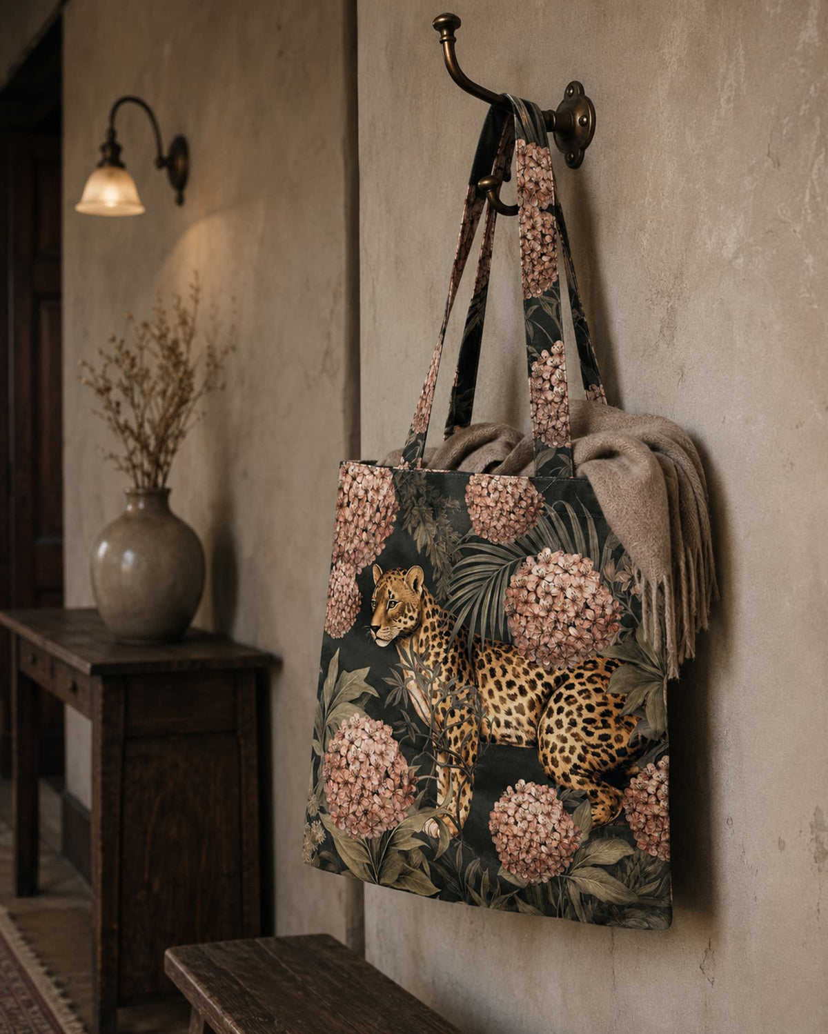 TULOSSA! VanillaFly kangaskassi Floral Leopard
